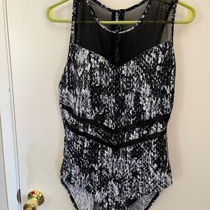 Cute good condition one piece swim suit padded bust no wire and zipper and mesh